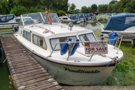 Freeman 28ft river cruiser - immaculate condition
