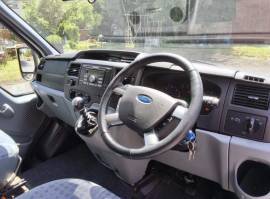 Class C , Ford motorhome / low miles / fsh